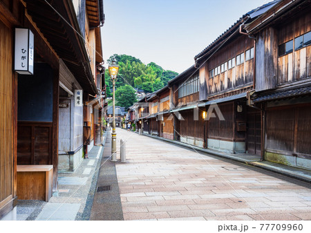 金沢　ひがし茶屋街　夏の朝景 77709960