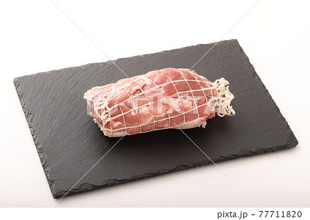 焼豚(チャーシュー用) 黒豚ももブロック肉 焼豚(チャーシュー用) 黒豚ももブロック肉 77711820