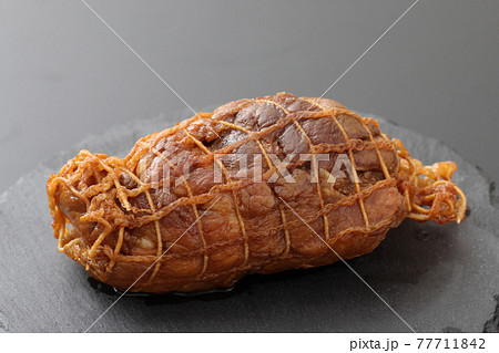 焼豚(チャーシュー) 黒豚ももブロック肉 焼豚(チャーシュー) 黒豚ももブロック肉 77711842