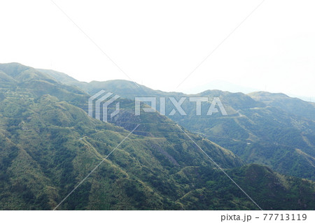 山盛り 積み重ね 堆積 77713119