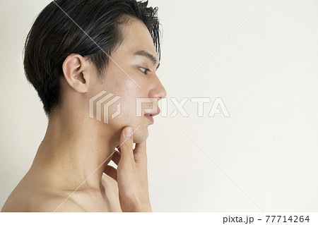 男性のビューティーポートレート 77714264