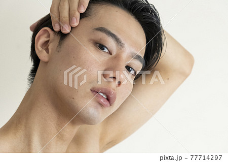 男性のビューティーポートレート 77714297