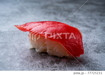 マグロの握り寿司 マグロの握り寿司 77725231