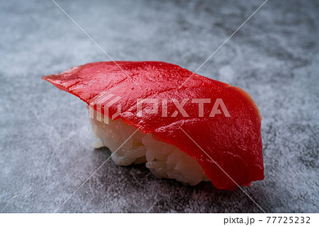 マグロの握り寿司 マグロの握り寿司 77725232