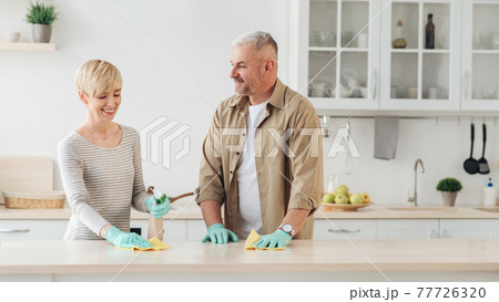 Housework, household chores and cleaning during self-isolation at home 77726320
