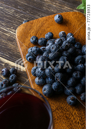 ブルーベリーとブルーベリージュース 77728933