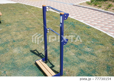 横浜市の岡村西公園にあるストレッチ用の健康器具 横浜市の岡村西公園にあるストレッチ用の健康器具 77730154
