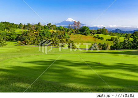富士山の見えるゴルフ場 77730282