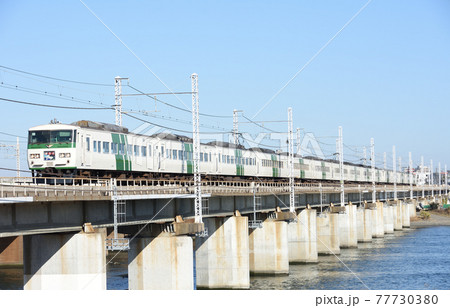 相模川を渡る 踊り子号(185系) 相模川を渡る 踊り子号(185系) 77730380