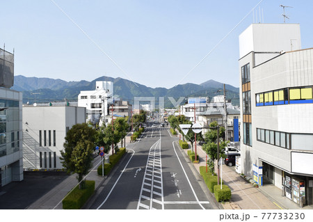 神奈川県秦野市 渋沢駅北口の街並み 77733230