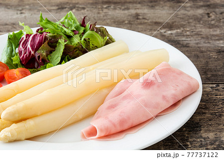 White asparagus with salad and ham White asparagus with salad and ham 77737122