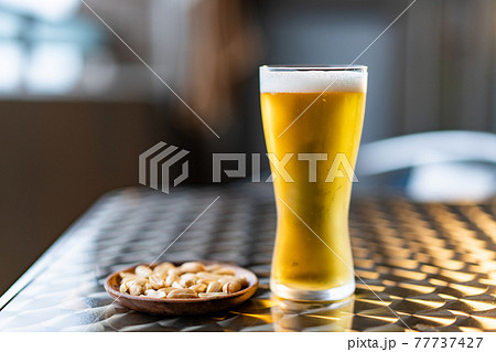 ビールとおつまみ 77737427