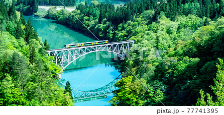新緑の只見線第一橋梁　福島県三島町　絶景撮影スポット 77741395