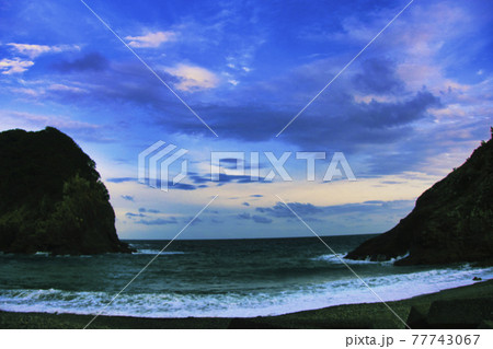 晴れの日の海岸（明丸海岸　徳島） 77743067