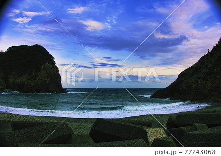 晴れの日の海岸（明丸海岸　徳島） 77743068