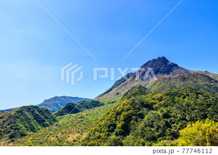 島原まゆやまロードから平成新山溶岩ドームの眺め　【長崎県島原市】 77746112
