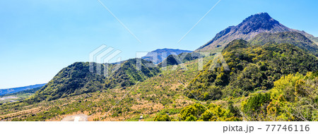 島原まゆやまロードから平成新山溶岩ドームの眺め パノラマ 【長崎県島原市】 島原まゆやまロードから平成新山溶岩ドームの眺め パノラマ 【長崎県島原市】 77746116