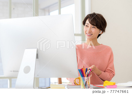 ビジネスウーマン 77747661