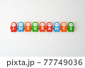 アルファベットがプリントされたドミノピースで作った「INSURANCE」 77749036