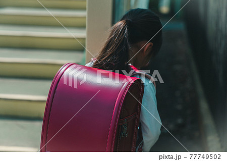 小学生の悩み 77749502