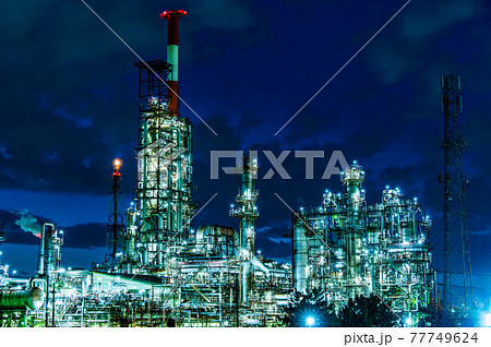 三重県 四日市の工場夜景（昭和四日市石油南） 77749624