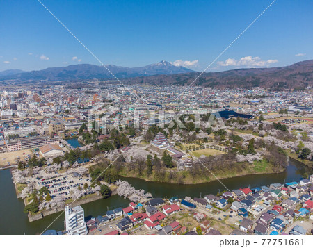 4月福島・会津若松 鶴ヶ城(会津若松城)の桜と磐梯山 4月福島・会津若松 鶴ヶ城(会津若松城)の桜と磐梯山 77751681