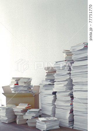 たくさんの本や雑誌や文庫本の処分と断捨離 たくさんの本や雑誌や文庫本の処分と断捨離 77751770