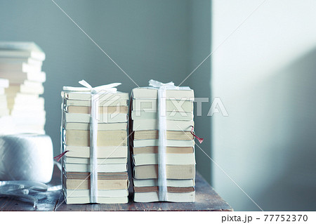 たくさんの本や雑誌や文庫本の処分と断捨離 たくさんの本や雑誌や文庫本の処分と断捨離 77752370