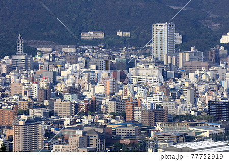 早朝の高松市、県庁から百十四、香川銀行付近 77752919