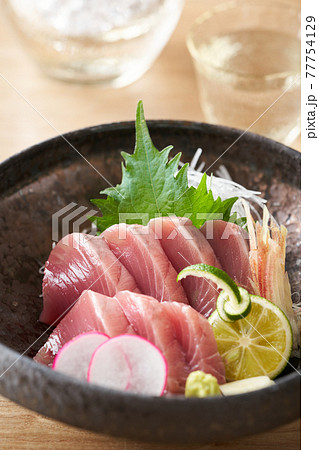 鰹の刺身  鰹の刺身  77754129