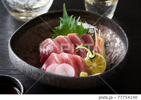 鰹の刺身　 77754140