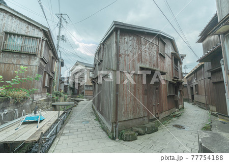 宿根木の歴史的街並み 77754188