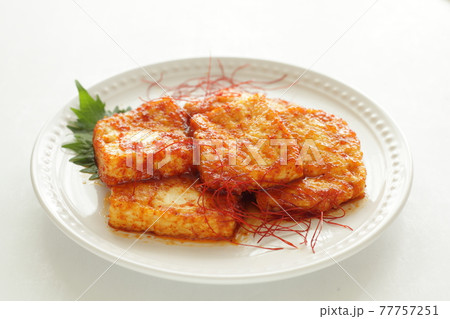 韓国料理のトゥブチョリム豆腐甘辛い煮込みの写真素材