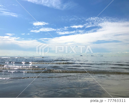 波打ち際 77763311
