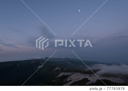 残月とトムラウシ山 77763876