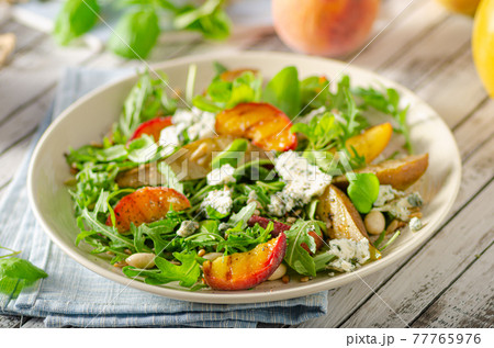 Grilled fruit salad 77765976