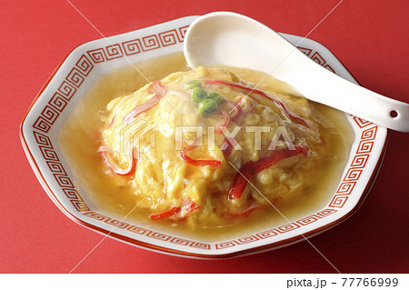 熱々餡かけ中華風オムライス、天津飯とレンゲ 熱々餡かけ中華風オムライス、天津飯とレンゲ 77766999