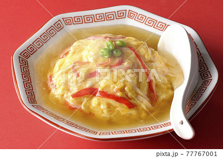 熱々餡かけ中華風オムライス、天津飯とレンゲ 77767001