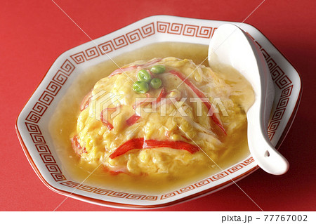 熱々餡かけ中華風オムライス、天津飯とレンゲ 77767002