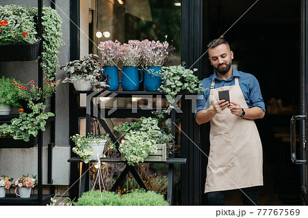 Social media, ad and online offer for small business owner 77767569