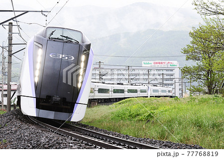 特急スーパーあずさ　E353系　長野県岡谷市 77768819