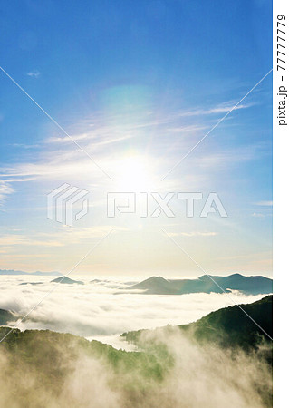 北海道　夜明けの雲海 77777779