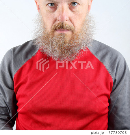 portrait of a bearded man 77780708