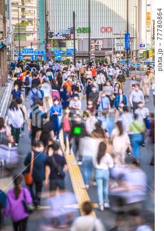日本の東京都市景観 9都道府県にあす宣言拡大。コロナ禍前と変わらない脅威の人出=5月15日、新宿 日本の東京都市景観 9都道府県にあす宣言拡大。コロナ禍前と変わらない脅威の人出=5月15日、新宿 77780864