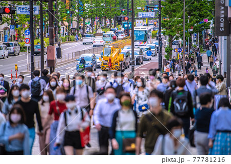日本の東京都市景観 9都道府県にあす宣言拡大。コロナ禍前と変わらない脅威の人出＝5月15日、新宿 77781216
