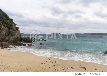 奄美大島のクジラ浜 77782100