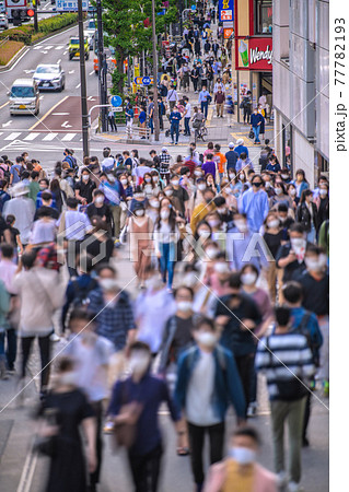 日本の東京都市景観 9都道府県にあす宣言拡大。コロナ禍前と変わらない脅威の人出=5月15日、新宿 日本の東京都市景観 9都道府県にあす宣言拡大。コロナ禍前と変わらない脅威の人出=5月15日、新宿 77782193
