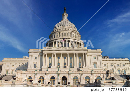 The United States pf America capitol building on a sunny day. 77783916