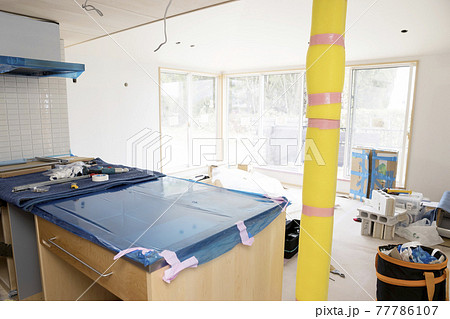 新築リフォームイメージ　キッチン搬入 77786107