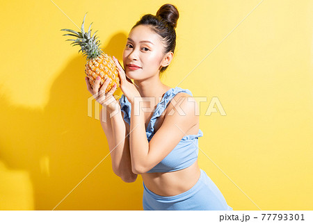 Woman, bikini, summer 77793301